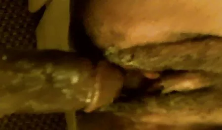 Capelli castani che fanno video porno donne mature sesso con un uomo.