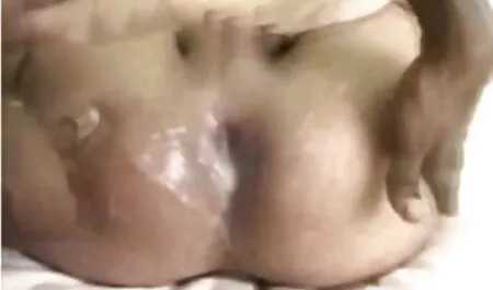 Le ragazze fanno porche troie sesso con il loro fratello.