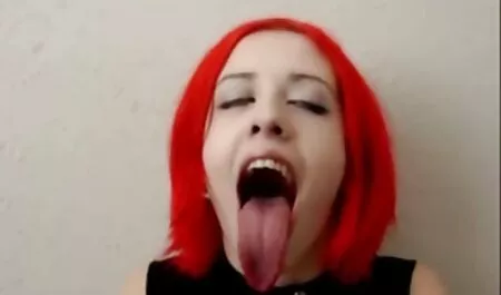 Massaggio con la bellezza stimola i desideri del ragazze troie italiane cliente e il suo cazzo