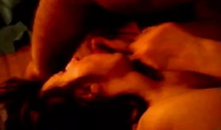 Sasha ha video amatoriali sexy una macchina del sesso.