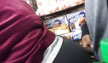 Artista brevemente accarezzato e video porno tette Schivare con un pennello