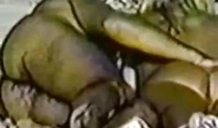 Per video porno lesbiche tettone molti orgasmo con un teen culo, sul tavolo.