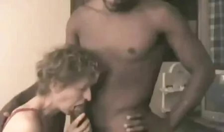 Barare su asiatico con il marito e non so circa la telecamera nascosta. porno gratis con cani