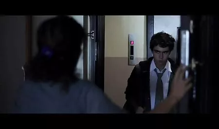 L'uomo sul divano, mettere le dita nel culo mogli troie italiane Ariel Inverno il rapporto sessuale