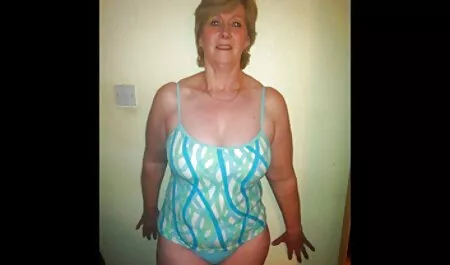 Una video porno tette ragazza prende in giro i suoi genitori.