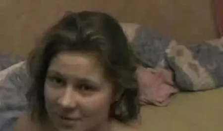 Una giovanissime porno giovane ragazza felice per un vecchio