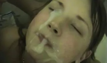 Rubare soldi dai neri e il milf che squirtano buco che cade