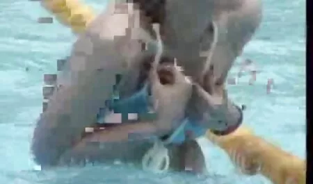 Una passione per l'invio di una ragazza di 18 video porno donna delle pulizie anni ragazza carina spingendo un giocattolo sul tappeto