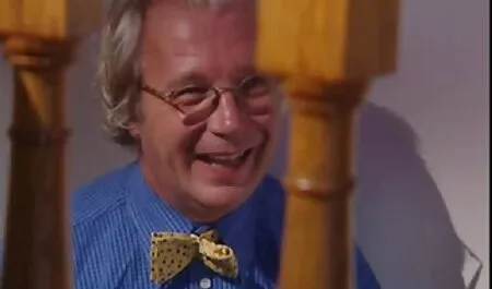 Un uomo calvo fa una donna film porno vecchie Cooney e