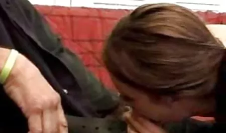 Tre video porno di mamma prostitute entrare in acqua