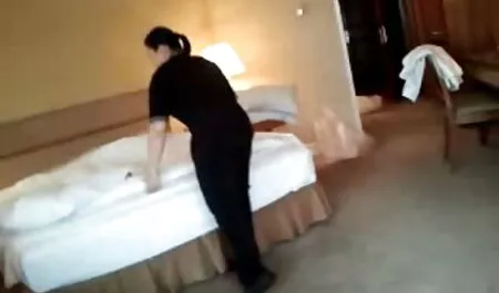 Giapponese studentessa si toglie il vestito per un breve periodo di tempo per mostrare le tette di una bella tettone mature italiane ragazza