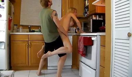 Biondo prende grande giocattolo e lei bellissimo mano bellissime donne nude su cap
