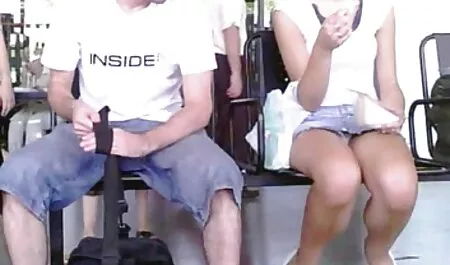 Cliente in Giappone video porno gratis con donne mature è seno e strofinare nella figa dopo la doccia
