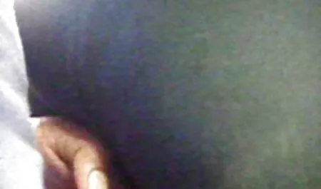 Inserisci un porno tette piccole chi invece delle dita