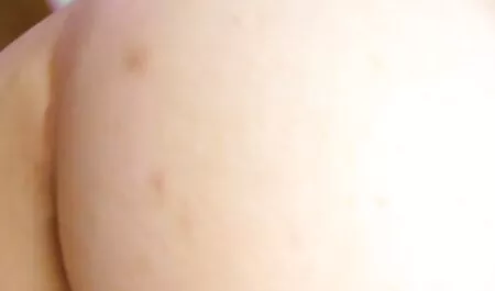 Massaggio con le mani milf inculate