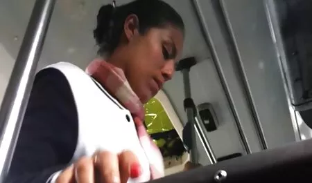 Una ragazza con un amico e dare a intimo porno lei.