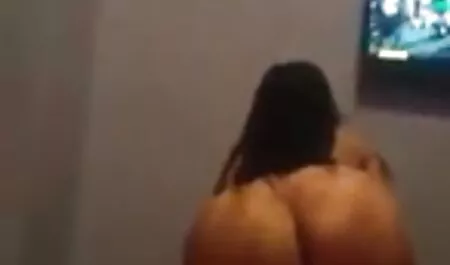 Incontri una vecchia donna tette enormi porno finisce con il sesso