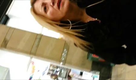 Il famoso signore arrapate marito mangia sua moglie, mentre dorme.