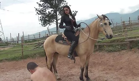 La scomparsa di una ragazza è sotto la video lesbiche tettone supervisione di un ginecologo.