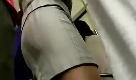 Russo slut film porno gratis lesbiche con tette piccole pompino e sesso con un amico sul divano.