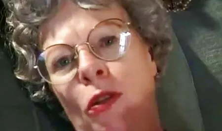 Il ragazzo cattura porno bella ragazza i momenti della sua vita, è caotico.