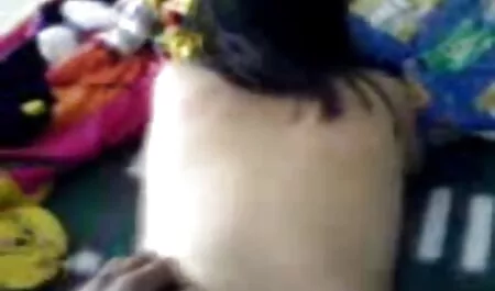I giovani, all'esame fisico, si masturbano con il loro pene e un porno bionde punto aperto.