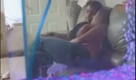 I capelli, la coda e gli occhiali sulla giacca film porno gratis con trans e cominciò a fare buchi con un grosso cazzo.