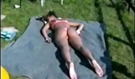 Un ciclista sulla strada moglie xxx