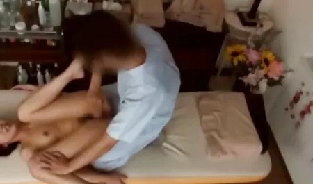 Ha affittato un appartamento mature italiane tettone per fare sesso con una ragazza.